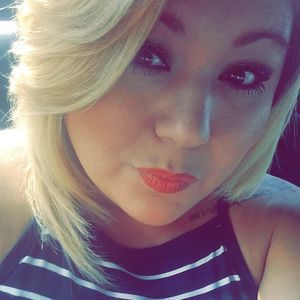 Meet your Posher, Alma